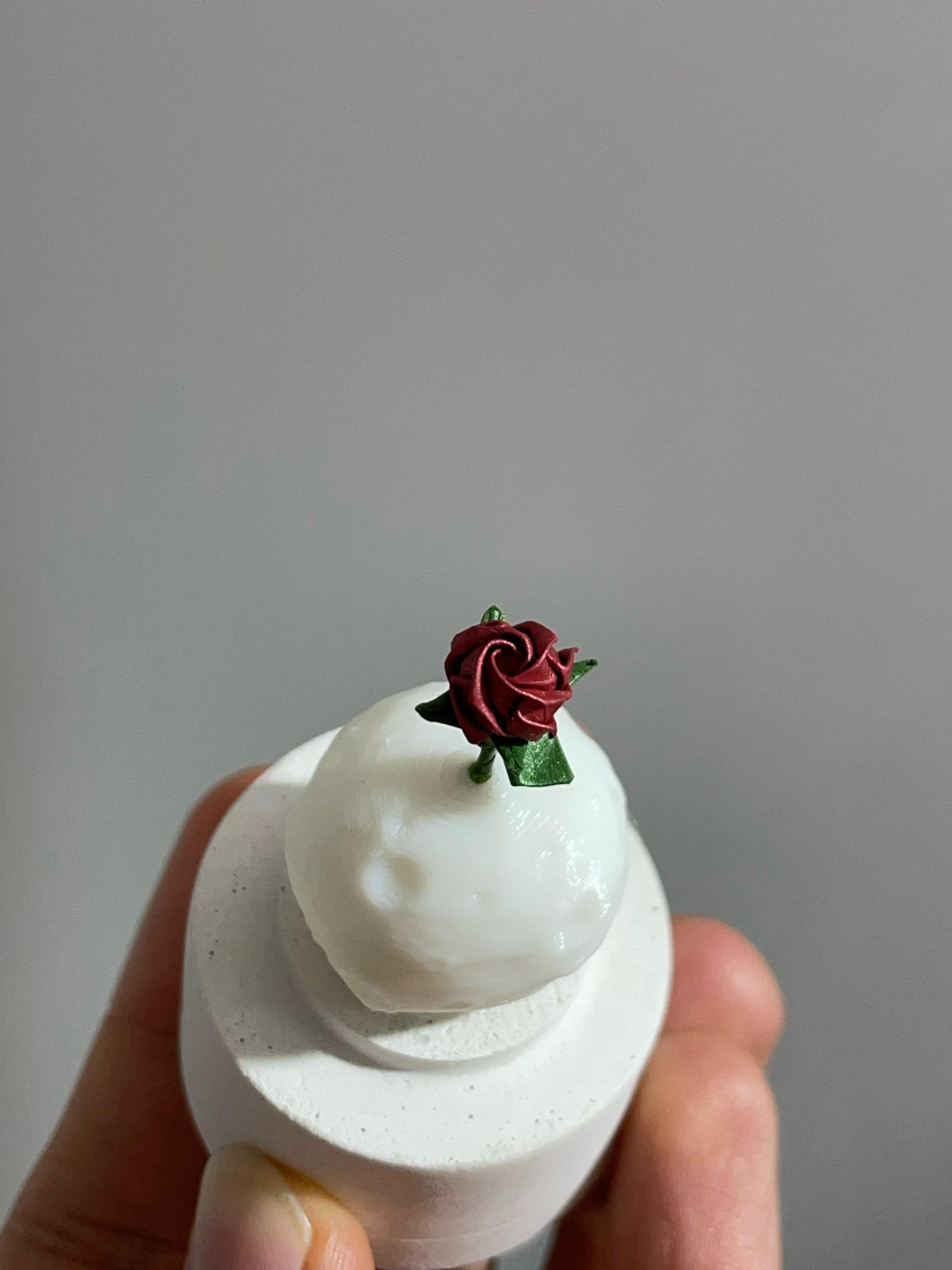 rosa del principito en origami con luz