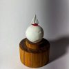 Barco de papel en origami sobre la luna miniatura en domo de vidrio y base de teca - Plicatorius.